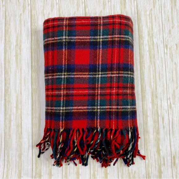 Pendleton Other - Pendleton Red Blue & Green Plaid 100% Wool Fringe Blanket